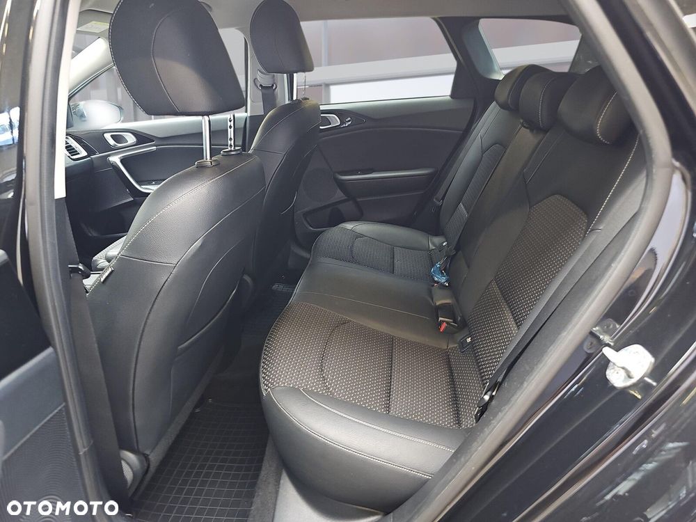 Kia Ceed 1.6 CRDi mHEV L DCT - 10