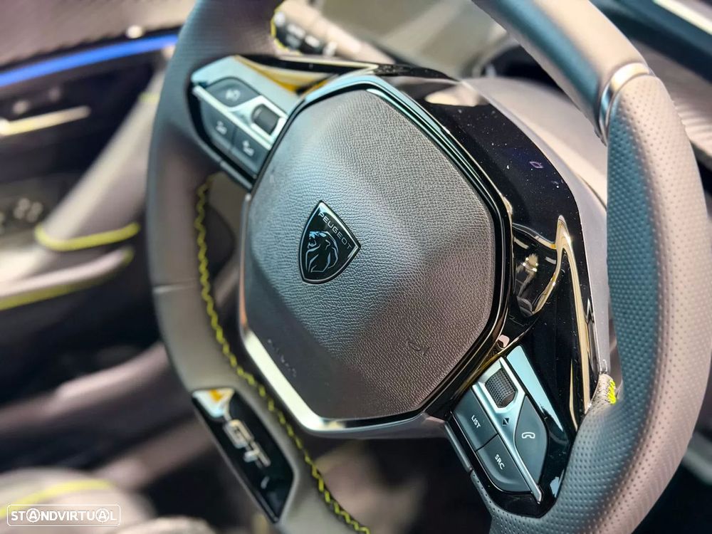 Peugeot e-2008 50 kWh GT - 11