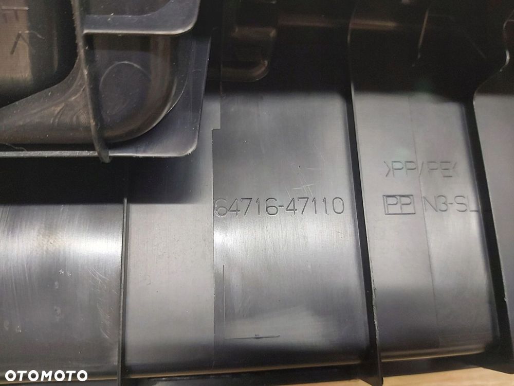 Toyota Prius IV 1,8 xw50 osłona pasa tylnego bagażnika 64716-47110 - 6