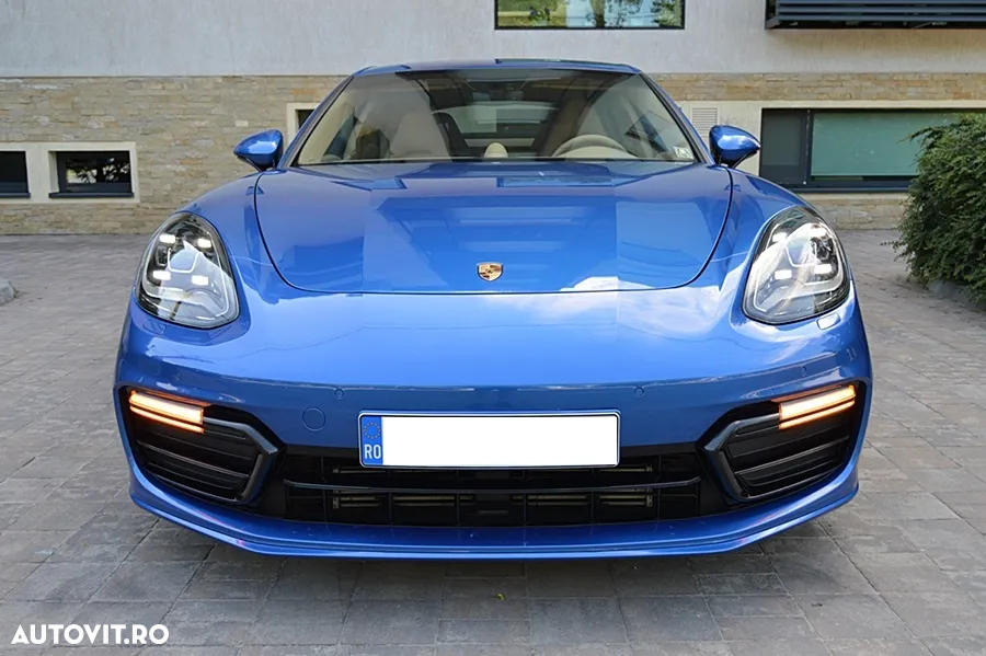 Porsche Panamera 4 - 9