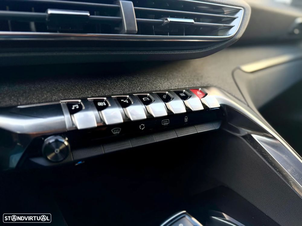 Peugeot 3008 1.5 BlueHDi Allure EAT8 - 23