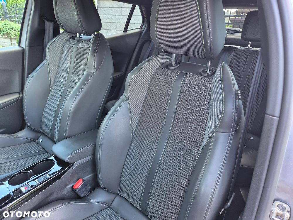 Peugeot 2008 PureTech 130 EAT8 GT - 14