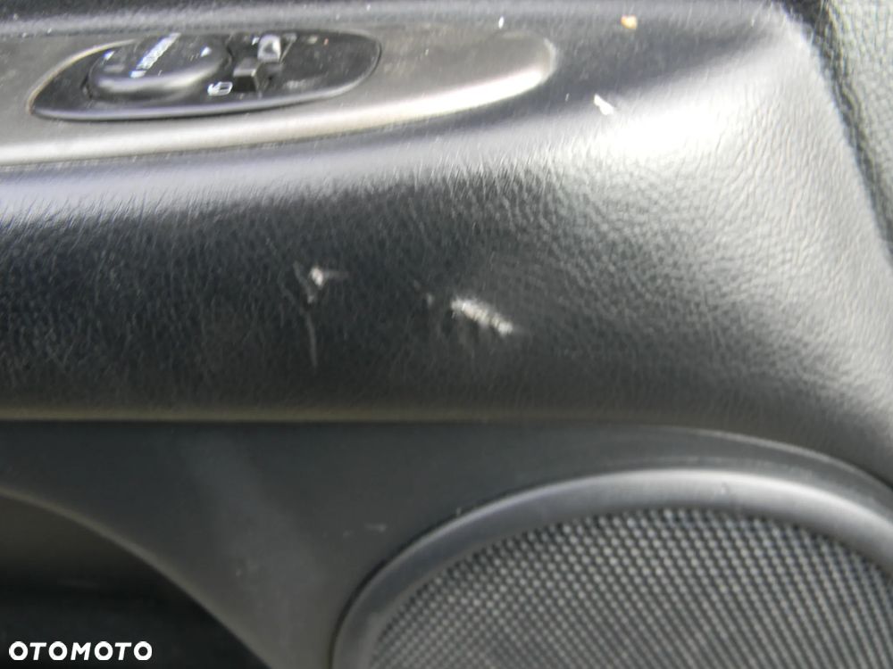 tapicerka drzwi boczki LEXUS IS200 IS300 - 4