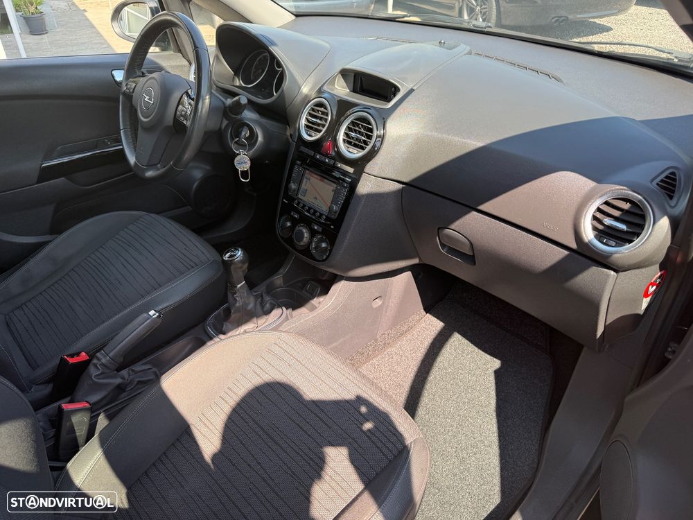 Opel Corsa 1.2 City FlexFuel - 10