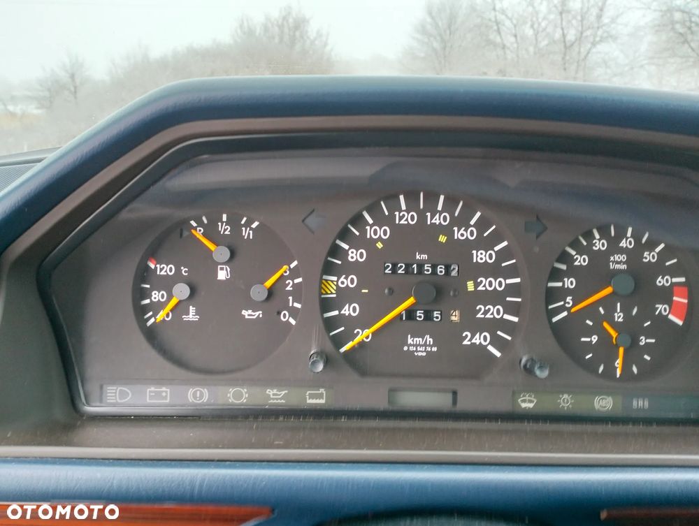 Mercedes-Benz Klasa E 200 T - 19