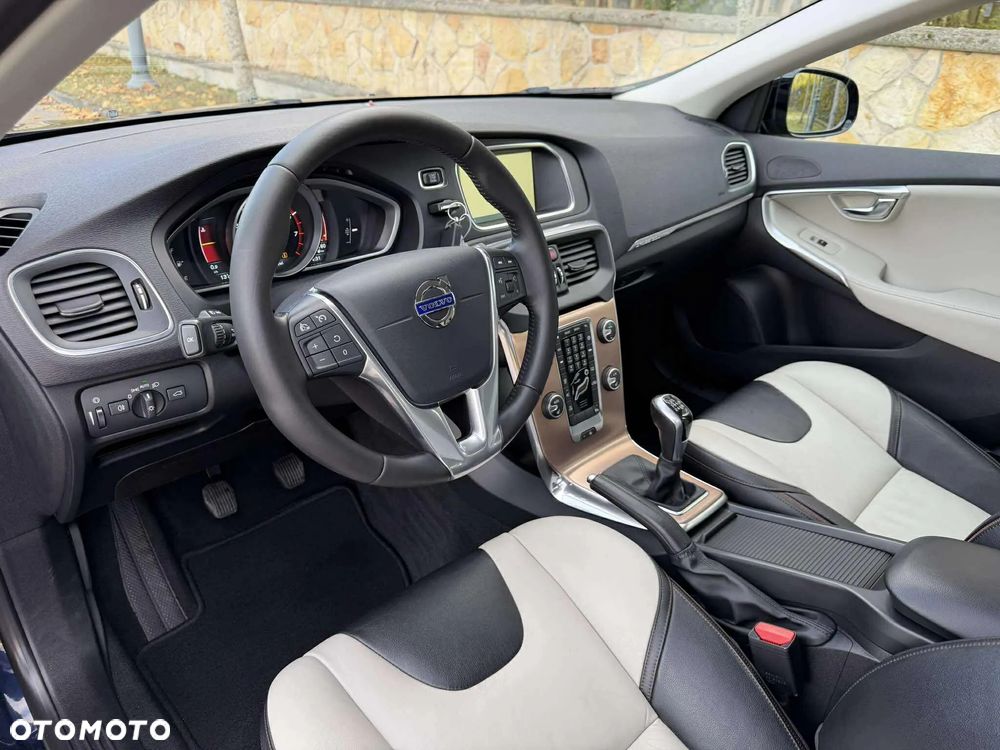 Volvo V40 Cross Country T3 Summum - 7