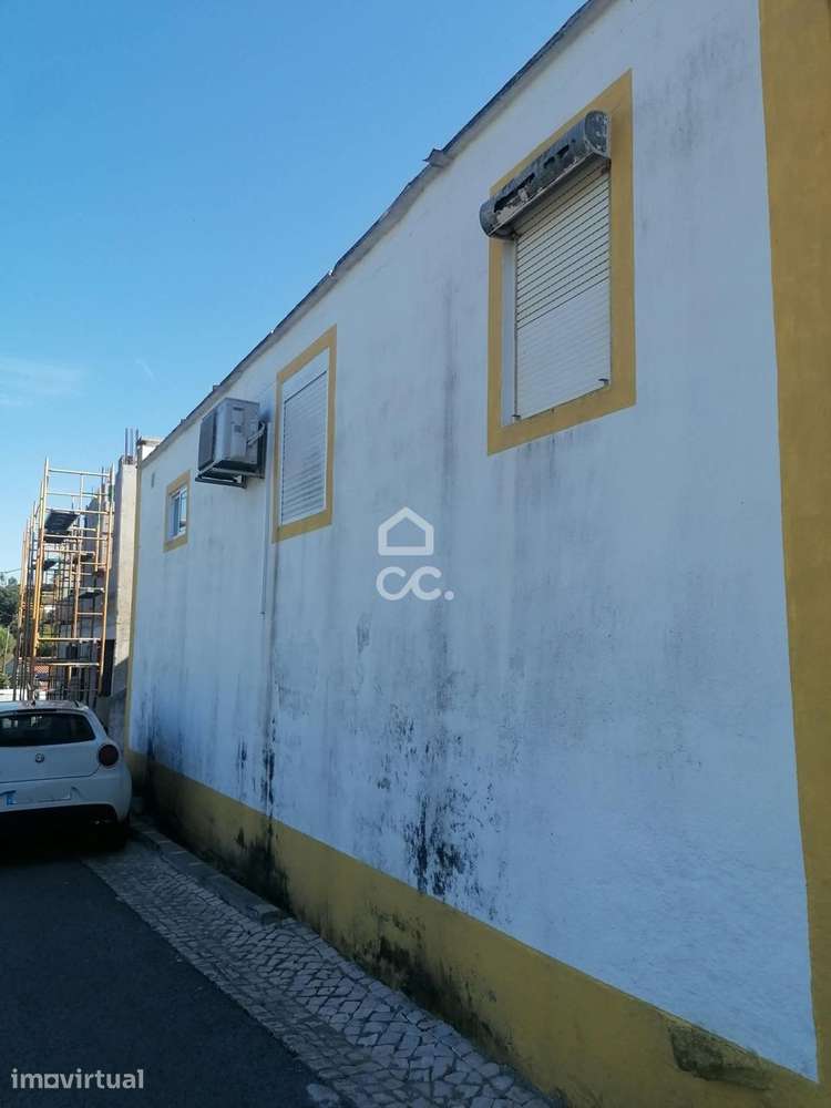 Moradia Térrea com Terraço e Espaço Exterior - Grande imagem: 3/31