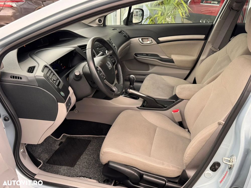 Honda Civic 1.8 ES - 9