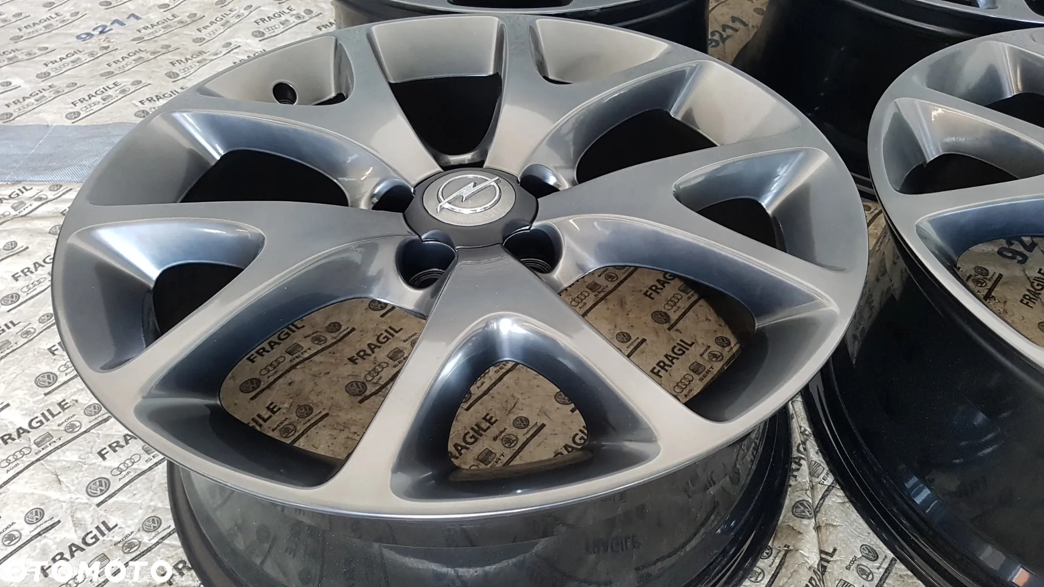 FELGI ALU ORYGINAŁ  OPEL CORSA ADAM 5X110 OPC 7,5jx18 ET47 - 5