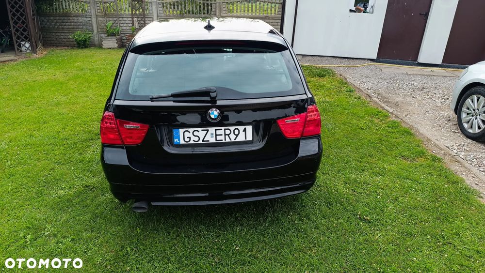 BMW Seria 3 318d Luxury Line - 13