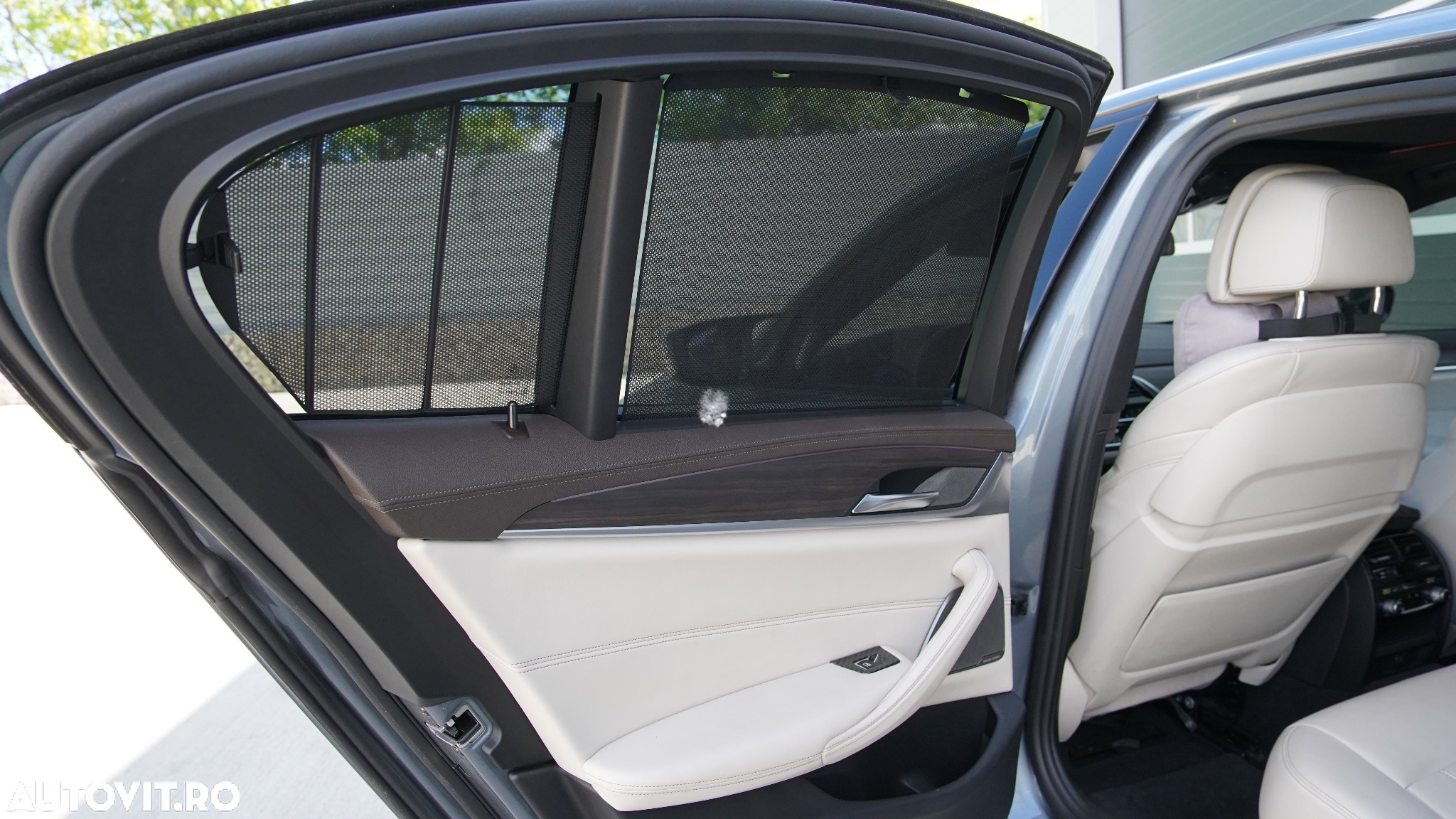 BMW Seria 5 520i AT - 6
