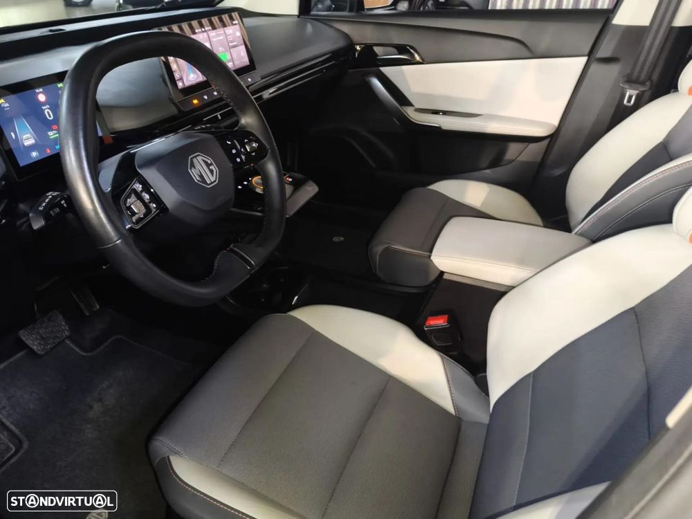 MG MG4 64 kWh Luxury - 15