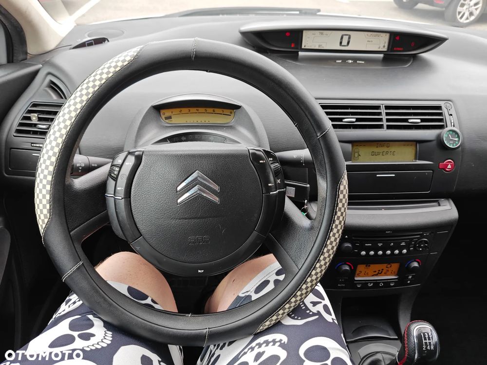 Citroën C4 1.4 16V Advance - 20