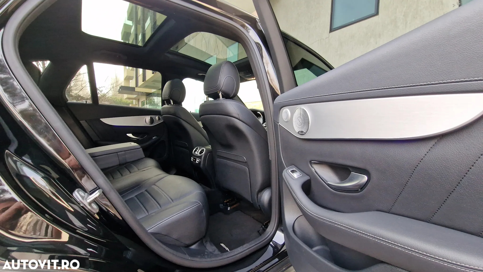 Mercedes-Benz GLC 300 d 4Matic 9G-TRONIC AMG Line Plus - 27