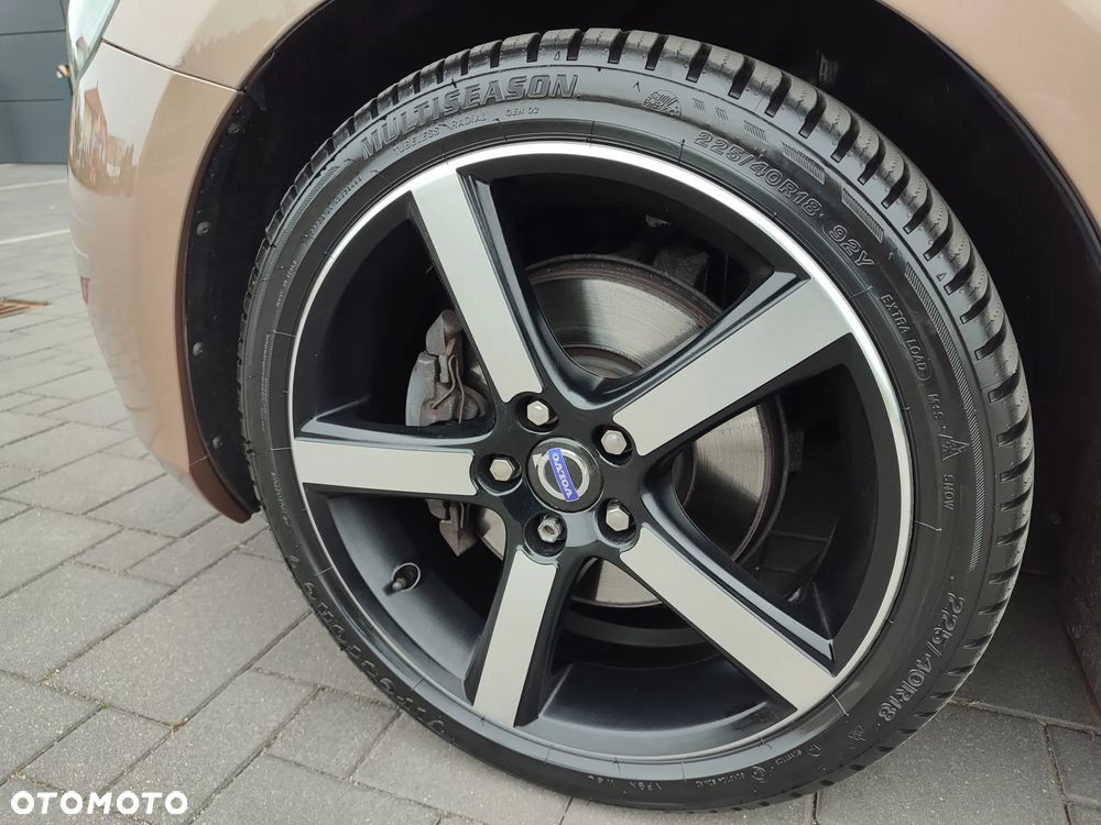 Volvo V40 T2 Summum - 33