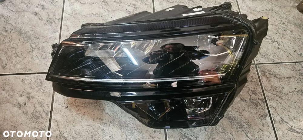 LAMPA przednia LEWA Skoda KAROQ FULL LED Z MODUŁEM