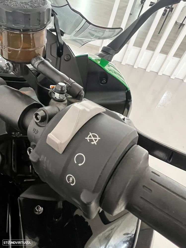 Kawasaki Ninja 1000SX PERFORMANCE TOURER - 10