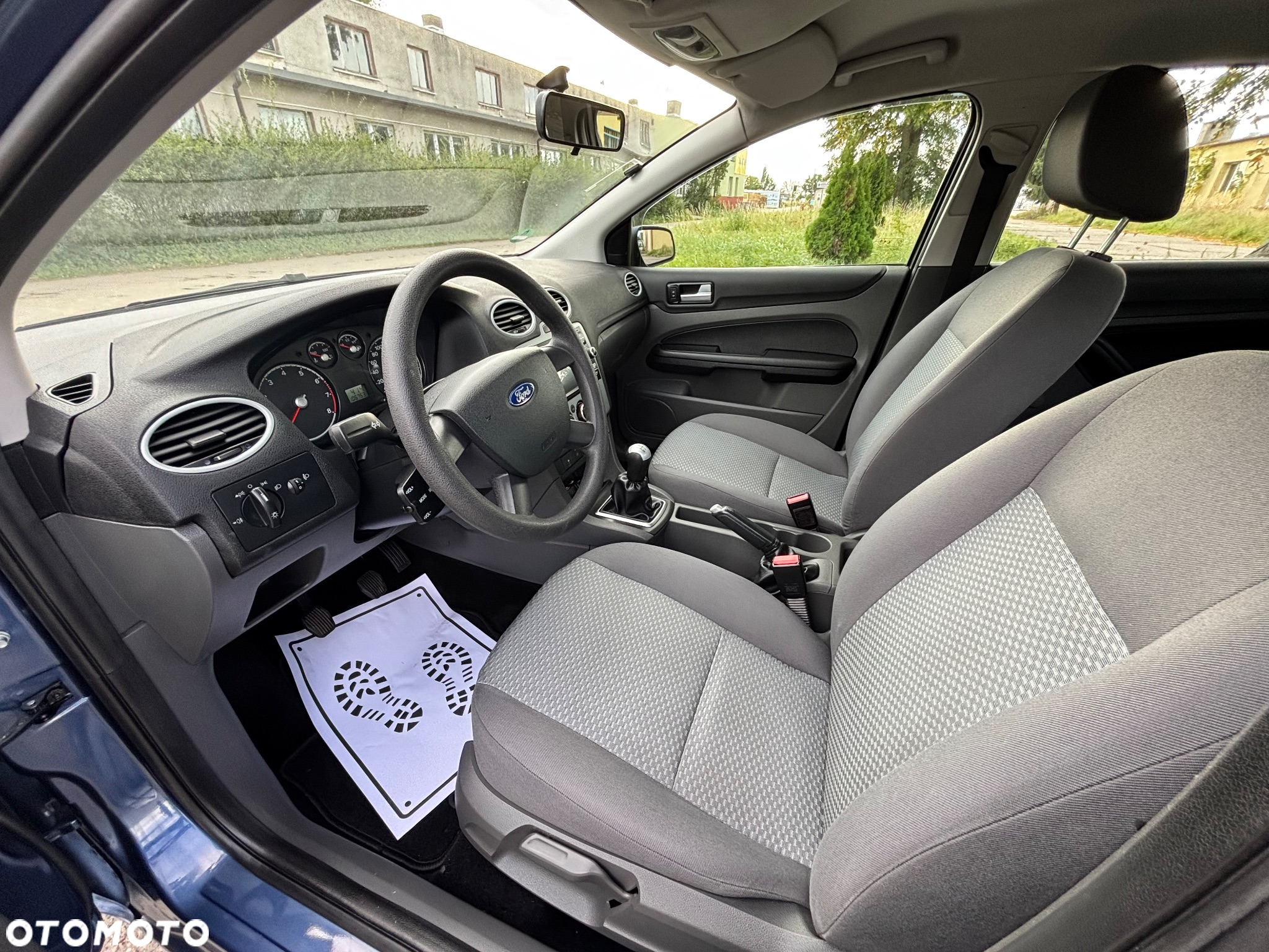 Ford Focus 1.6 Comfort - 11