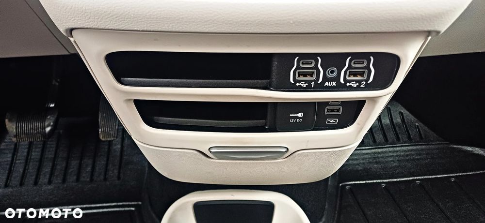 Chrysler Pacifica - 23