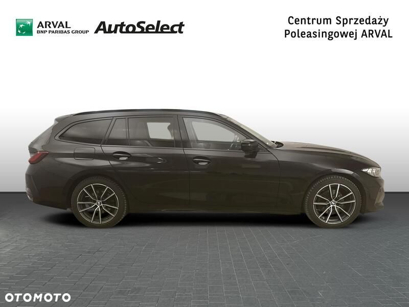 BMW Seria 3 320d xDrive mHEV - 8