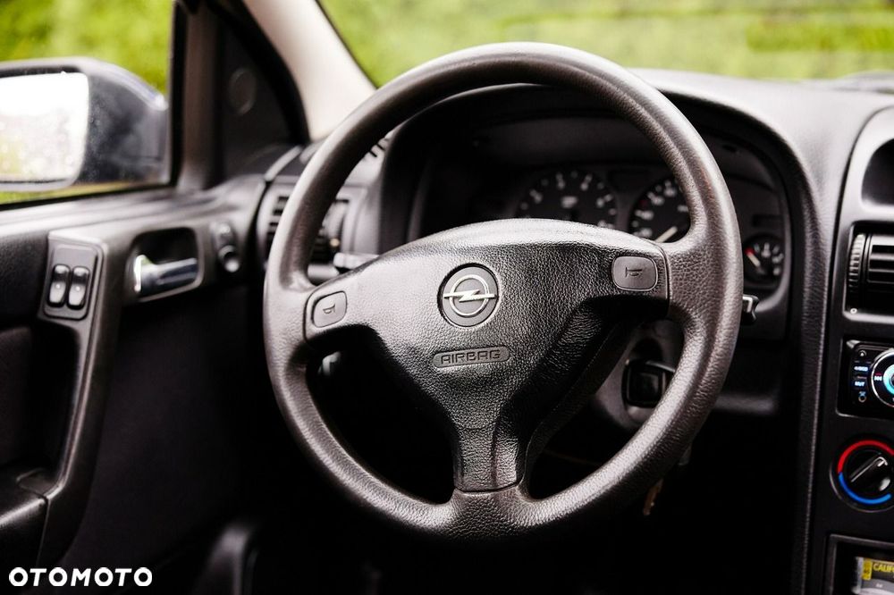 Opel Astra 1.6 - 18