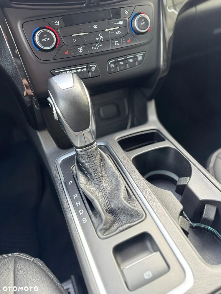 Ford Escape 2.0 EcoBoost AWD Titanium - 12