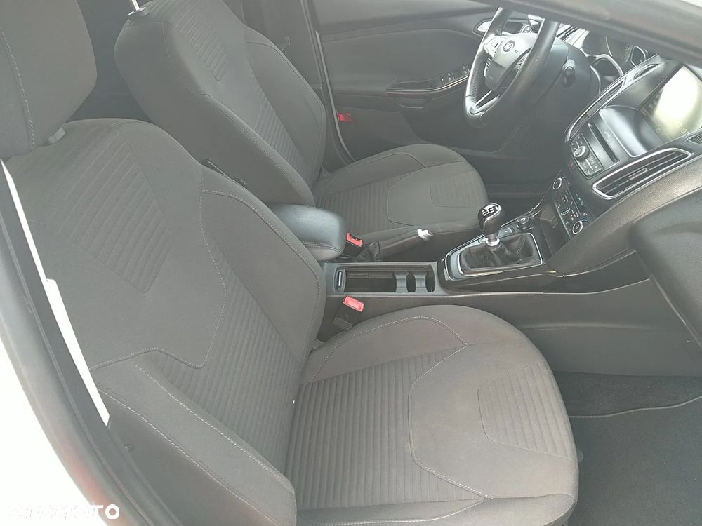 Ford Focus 1.0 EcoBoost Titanium - 13