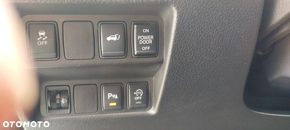 Nissan X-Trail 1.6 DCi N-Connecta 2WD 7os - 26