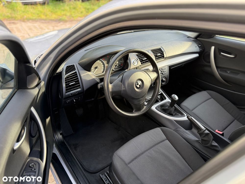 BMW Seria 1 116i - 12