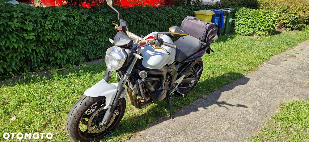 Yamaha FZ6 - 4