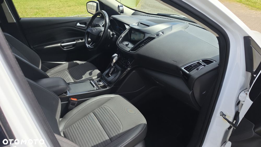 Ford Kuga 2.0 TDCi 4x4 Titanium - 22