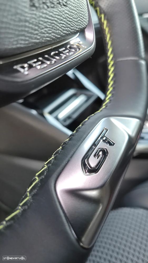 Peugeot 2008 1.2 PureTech GT EAT8 - 9