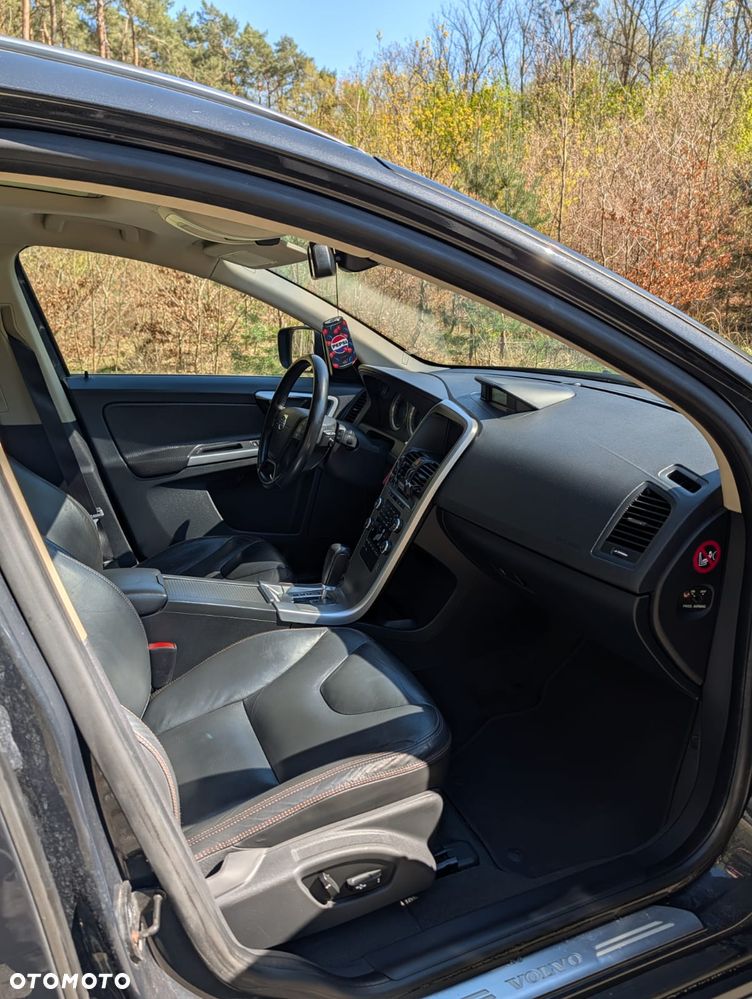 Volvo XC 60 D5 AWD Kinetic - 17