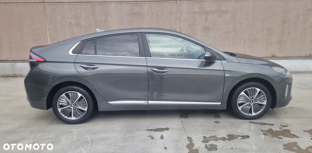 Hyundai IONIQ Hybrid Platinum - 3