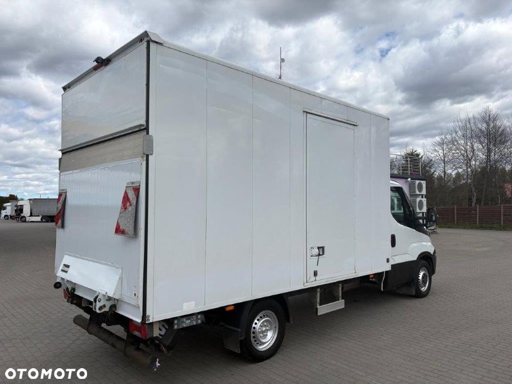 Iveco DAILY 35S KONTENER Z WINDĄ 8EP 2,5wysoki Super Stan - 8