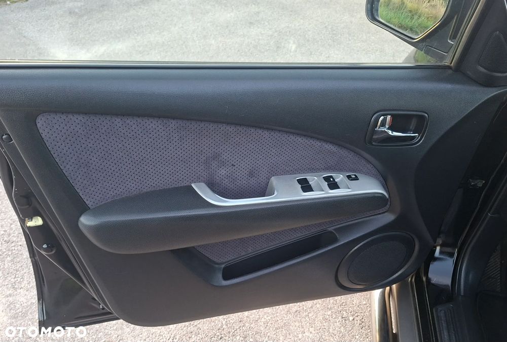 Mitsubishi Outlander - 13