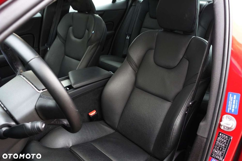 Volvo S60 B5 B AWD Ultimate Dark - 6