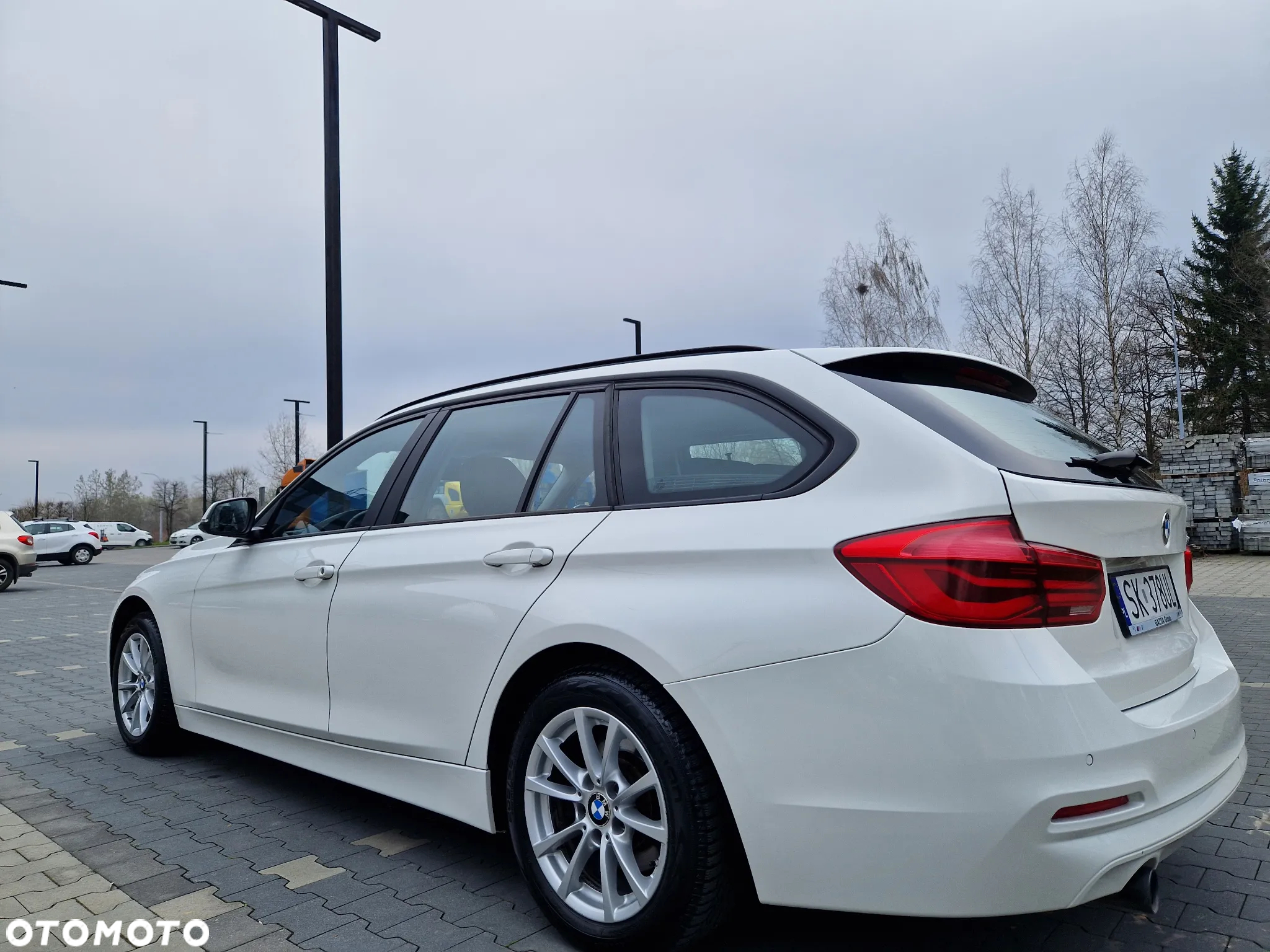 BMW Seria 3 318d Touring Advantage - 30