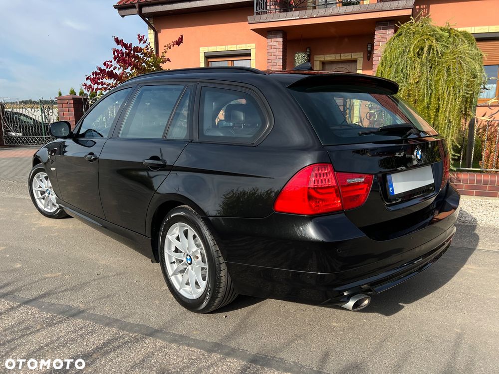 BMW Seria 3 318d DPF Edition Sport - 22
