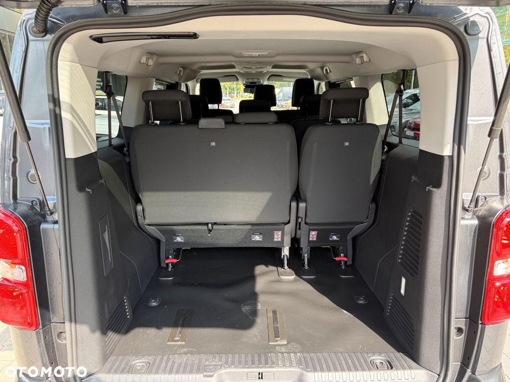 Peugeot Traveller - 8