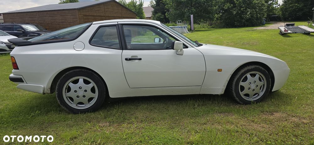 Porsche 944 - 6