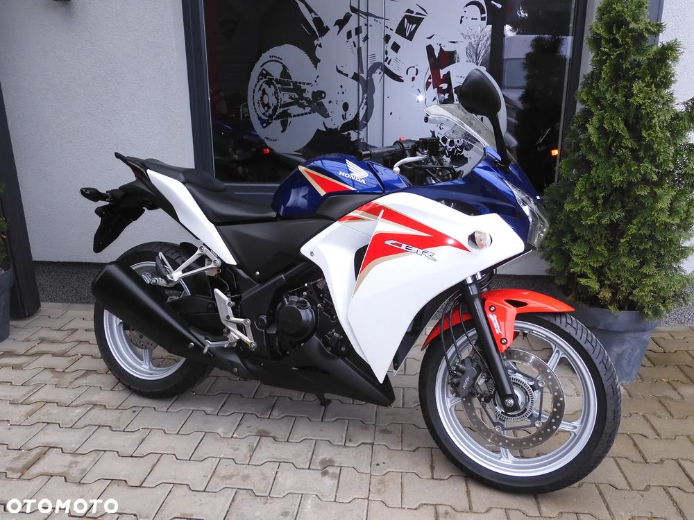 Honda CBR - 1