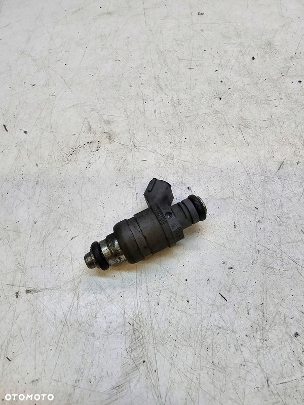 WTRYSK WTRYSKIWACZ AUDI VW SEAT 1.6 MPI 06A906031BT - 2