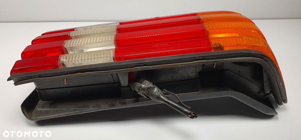LAMPA PRAWY TYŁ TYLNA MERCEDES W126 EUROPA - 5