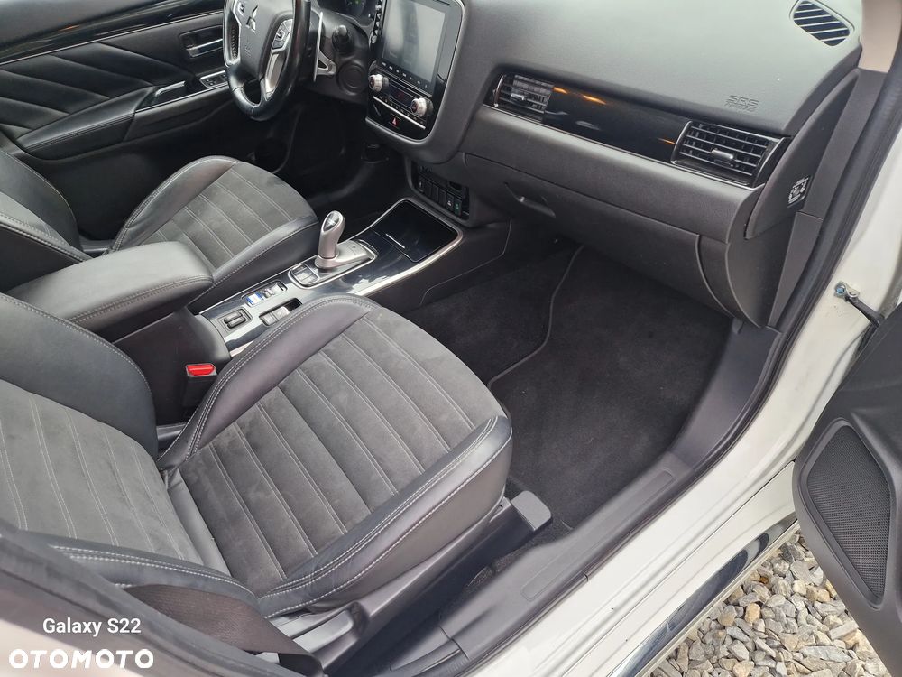 Mitsubishi Outlander - 21