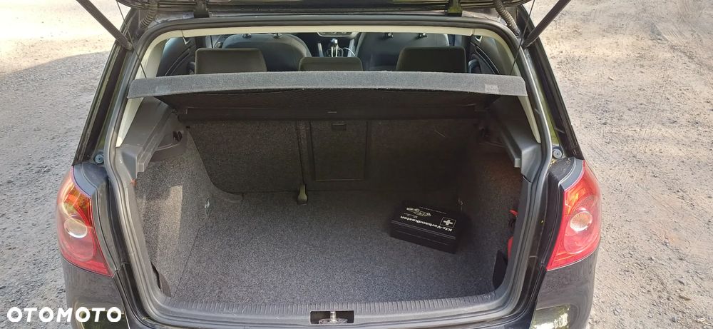 Volkswagen Golf - 5