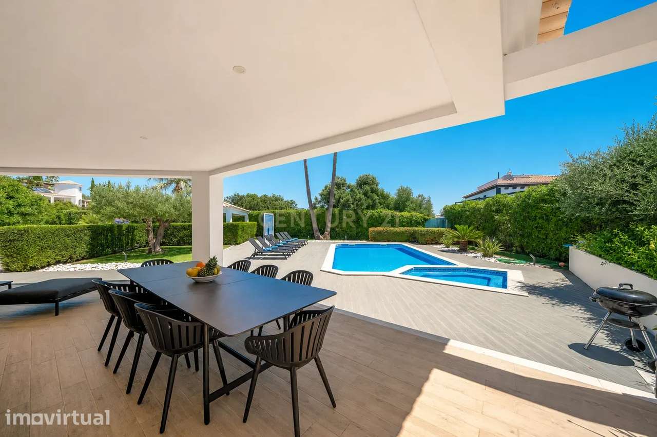 Moradia T4 independente com piscina em Albufeira - Grande imagem: 2/33