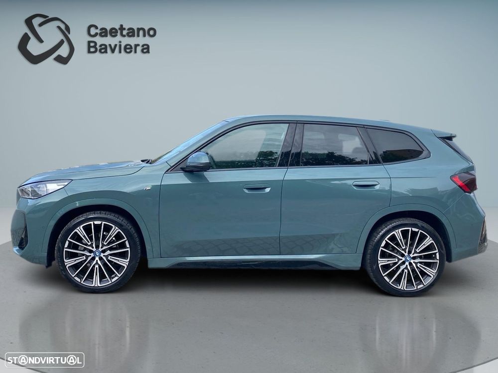 BMW iX1 eDrive20 Pack Desportivo M - 28