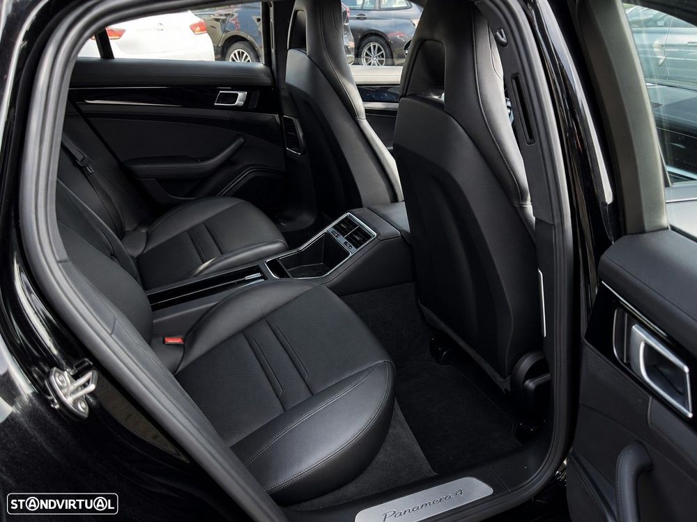 Porsche Panamera 4 - 10