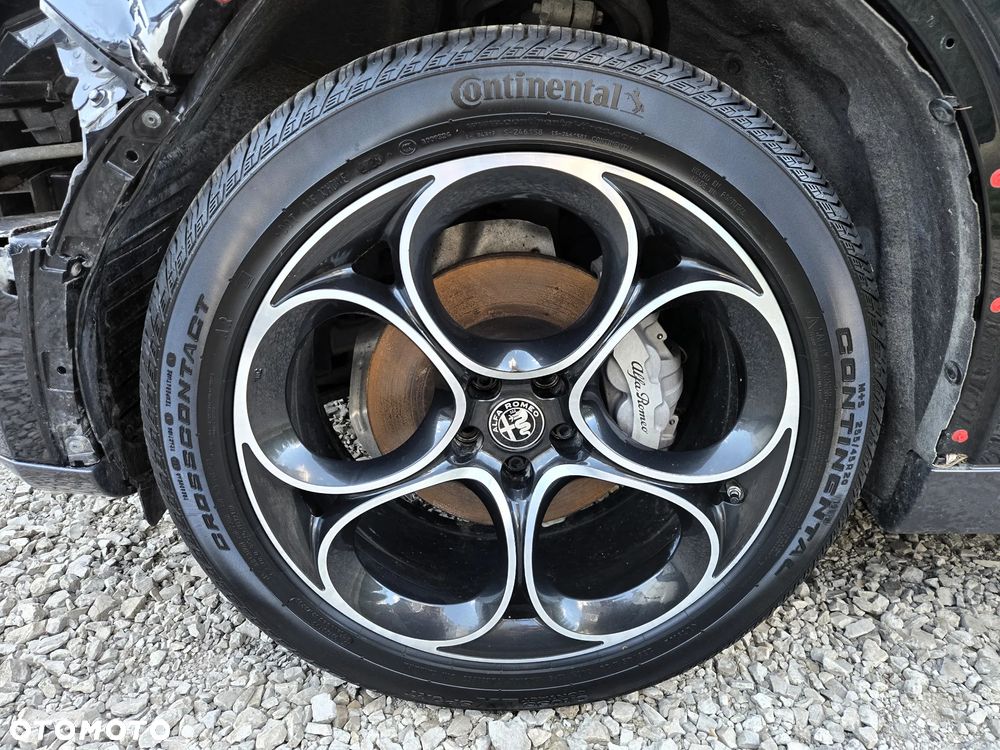 Alfa Romeo Stelvio 2.0 Turbo 16V AT8-Q4 Ti - 20